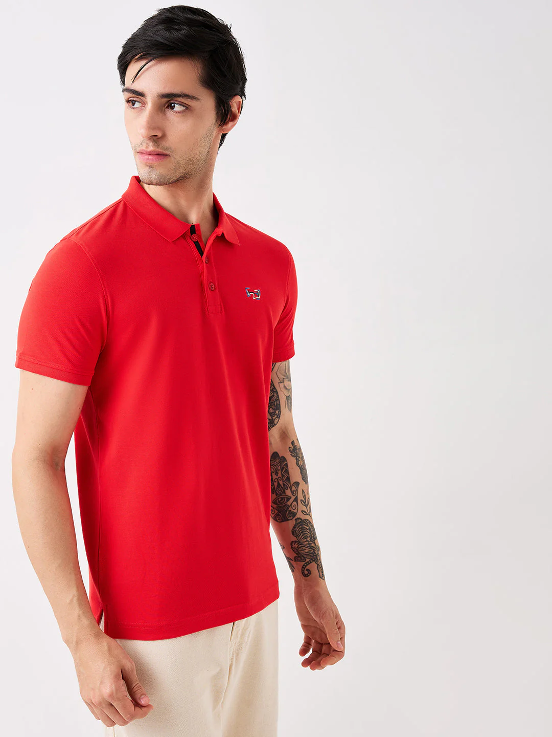 Men T-Shirt Red Solid Slim Fit - Image 2