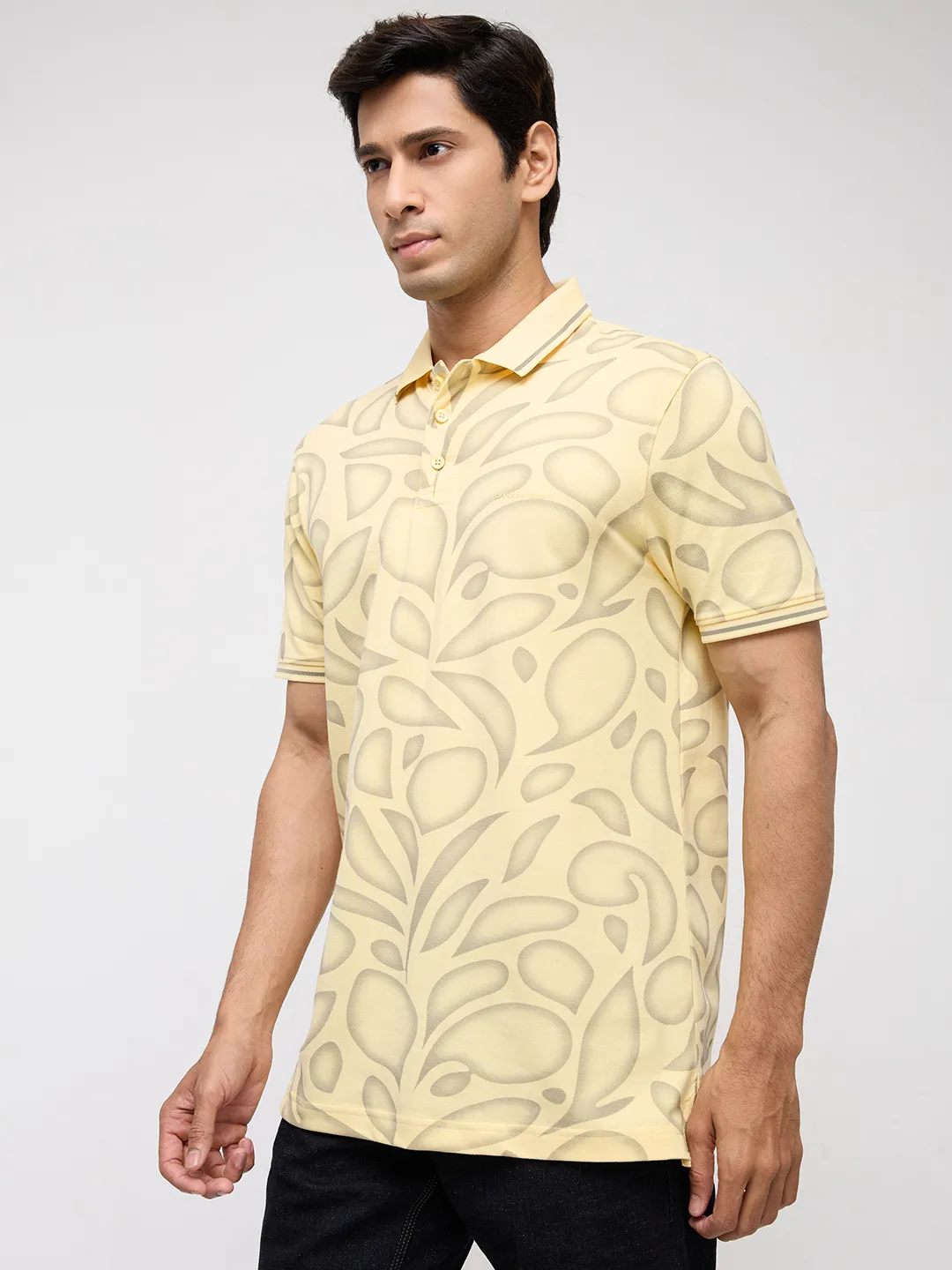Men T-Shirt Print Yellow Regular Fit - Image 4