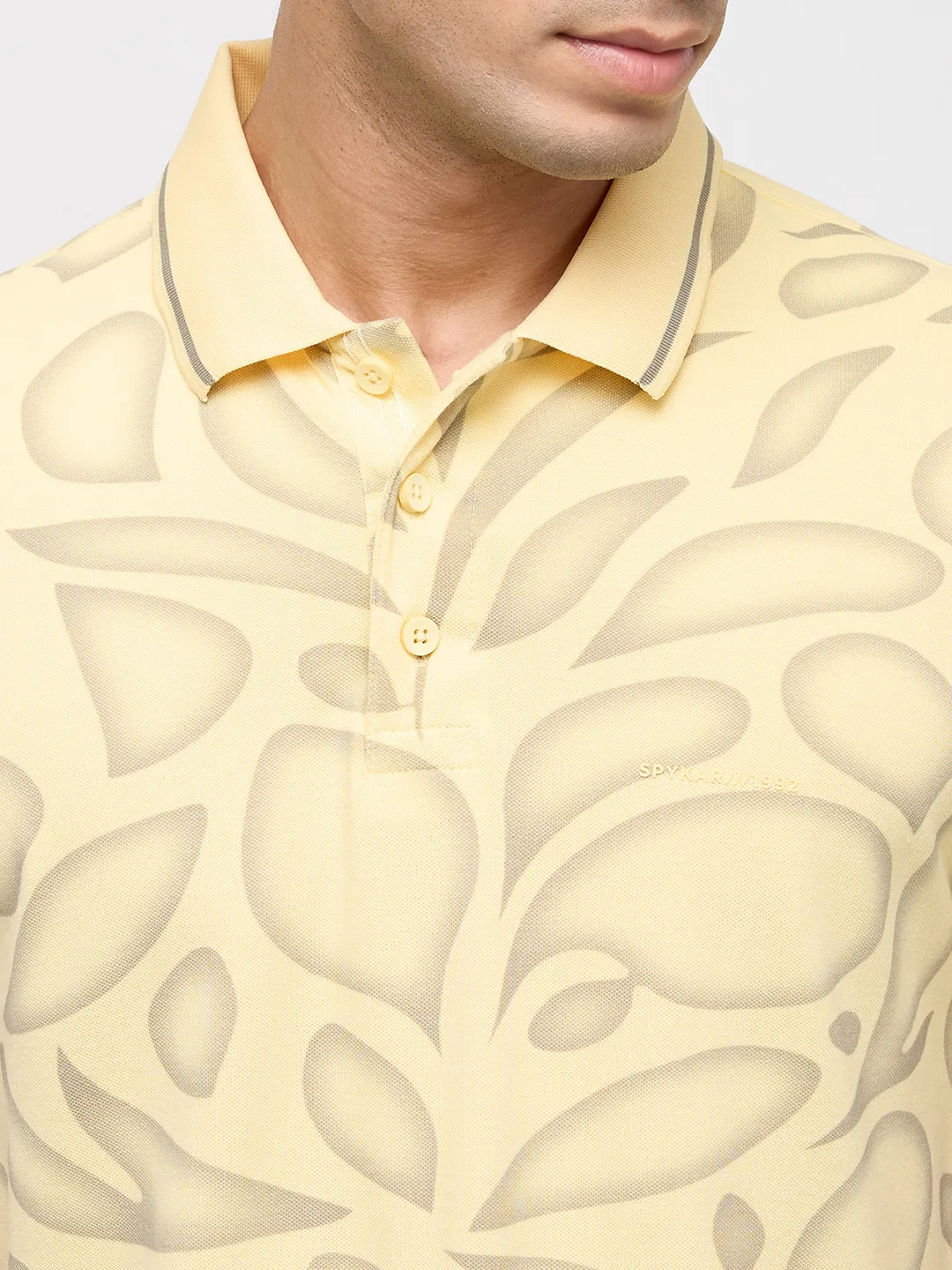 Men T-Shirt Print Yellow Regular Fit - Image 6