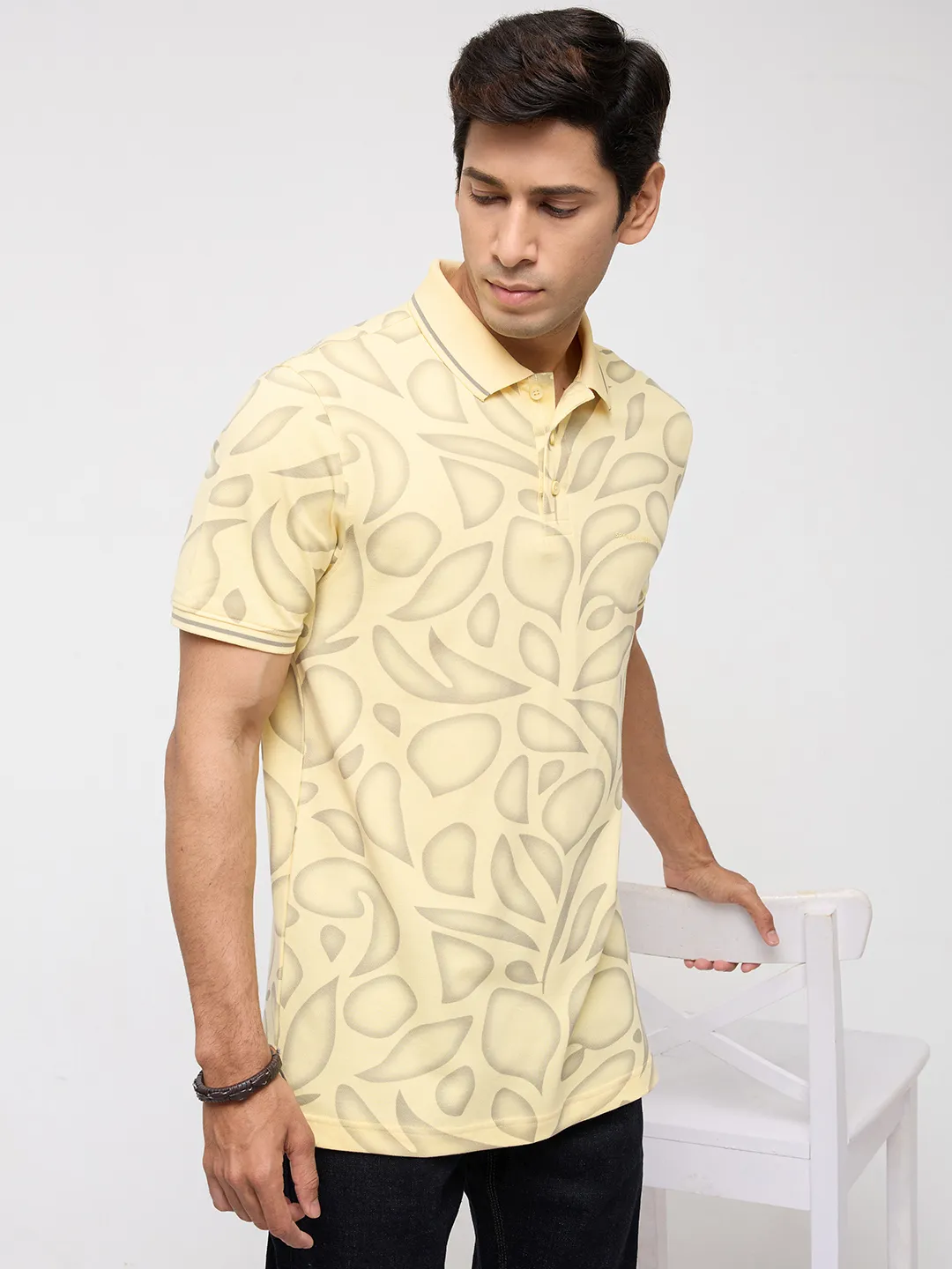 Men T-Shirt Print Yellow Regular Fit - Image 7