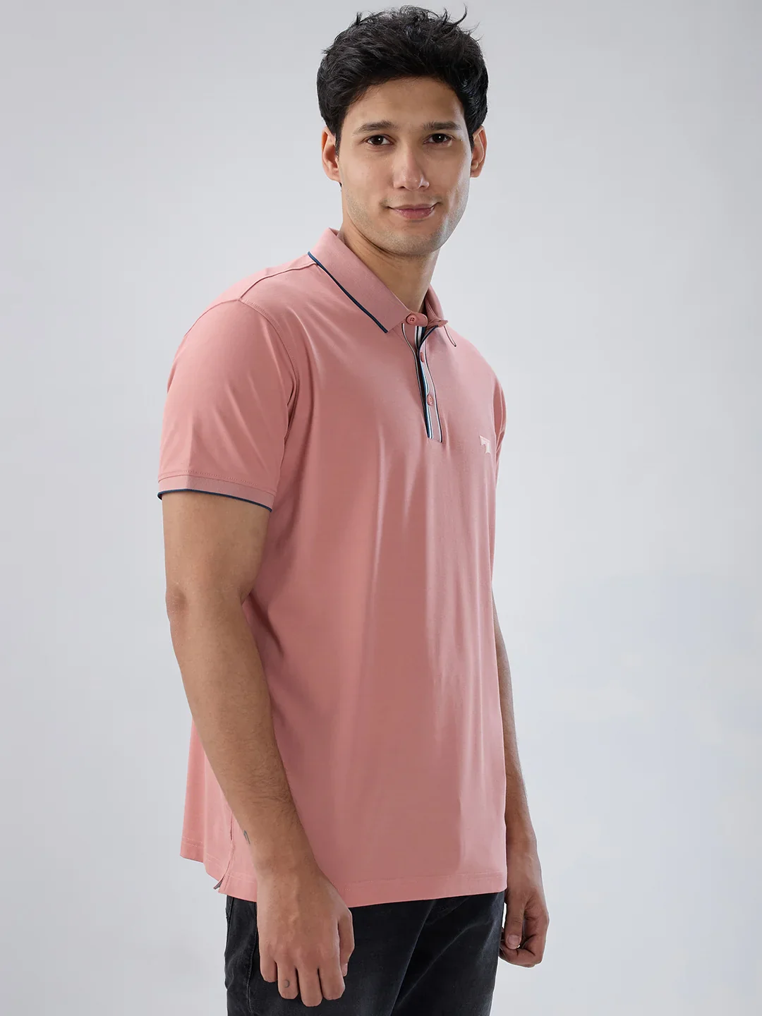 Men T-Shirt Solid Pink Regular Fit - Image 3