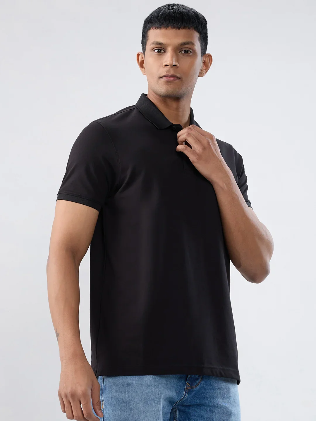 Men T-Shirt Solid Black Regular Fit - Image 3