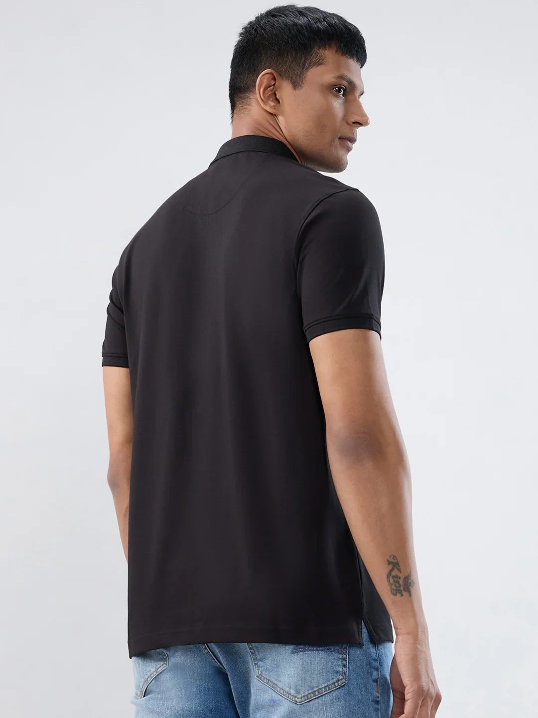 Men T-Shirt Solid Black Regular Fit - Image 5
