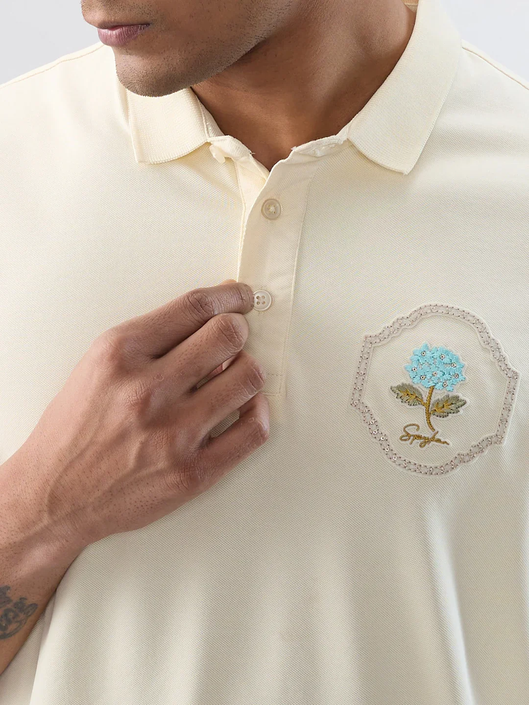 Men T-Shirt Solid Off White Regular Fit - Image 4