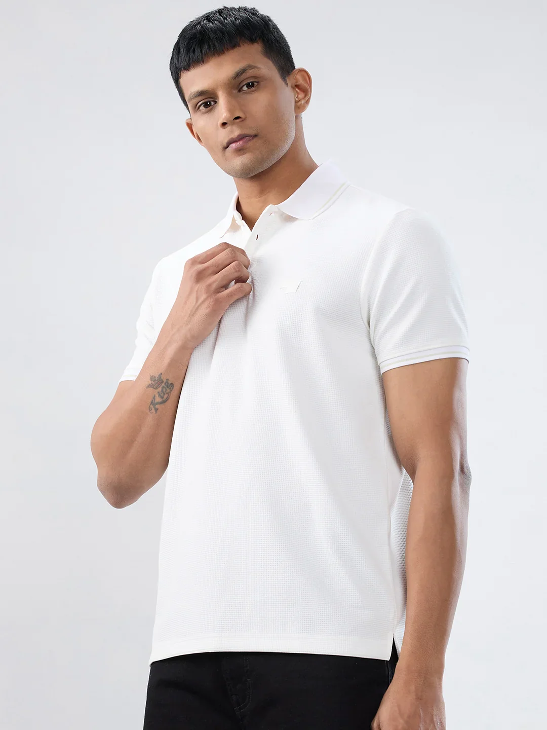 Men T-Shirt Solid White Regular Fit - Image 4