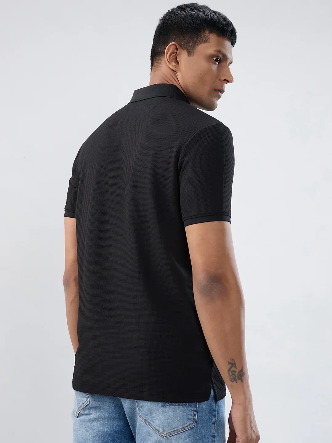 Men T-Shirt Textured Black Regular Fit - Image 5