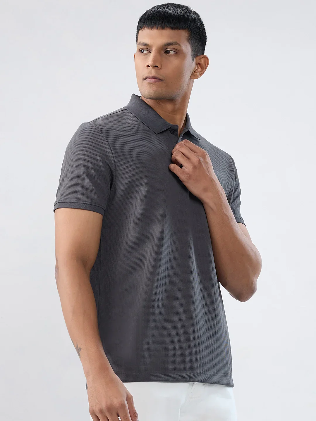 Men T-Shirt Textured Grey Regular Fit - Image 3