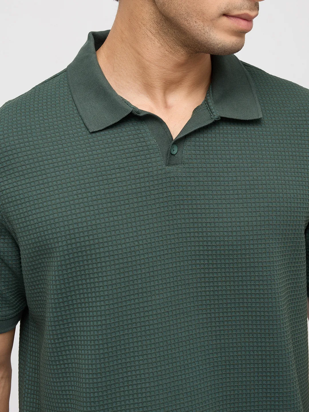 Men T-Shirt Textured Green Regular Fit - Image 6