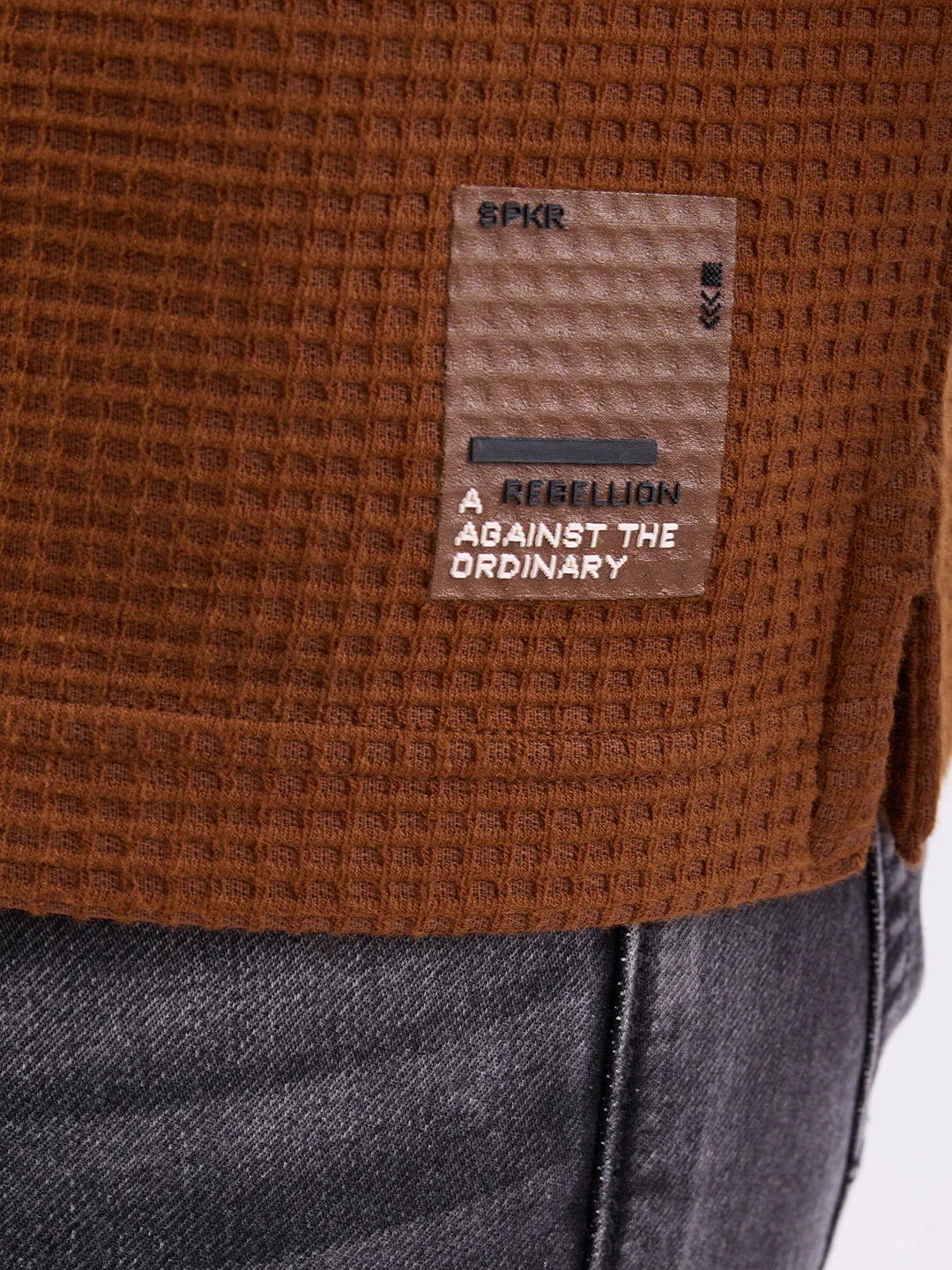 Men T-Shirt Brown Slim Fit - Image 8
