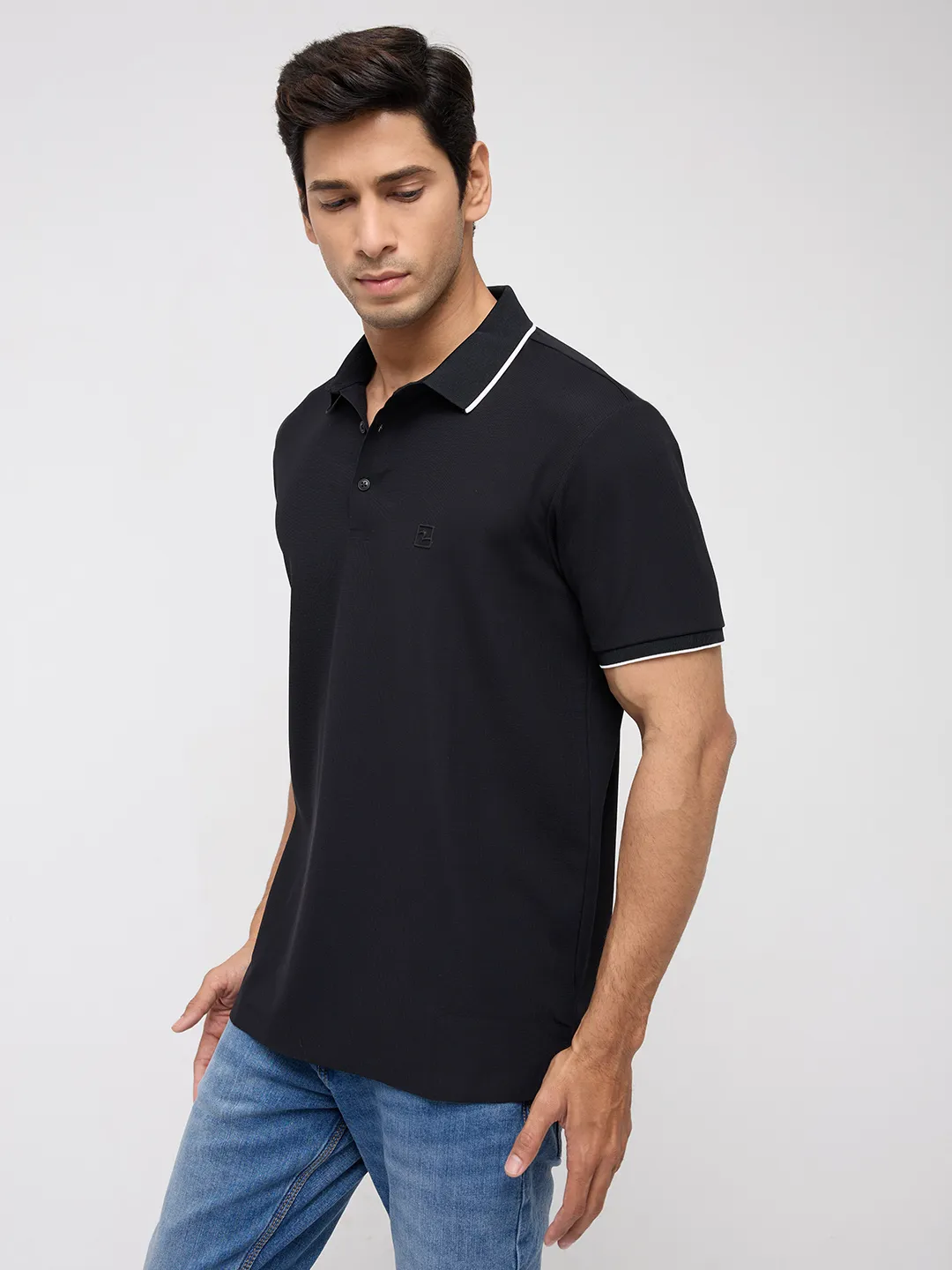 Men T-Shirt Textured Black Regular Fit - Image 4