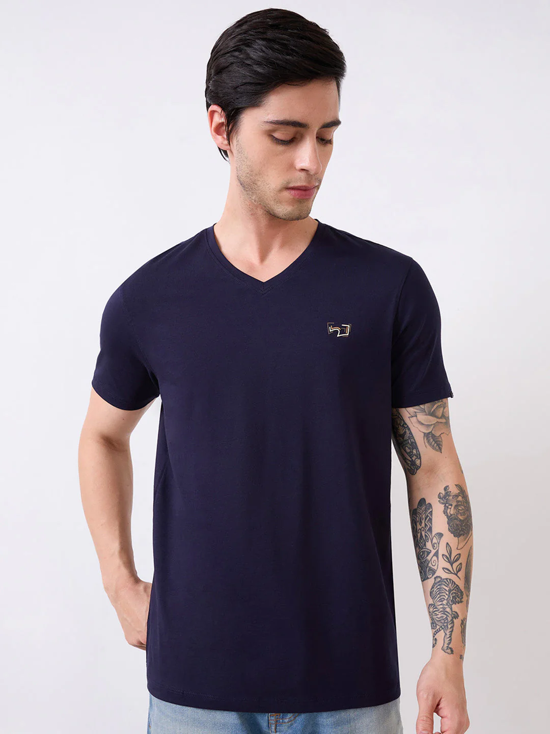 Men T-Shirt Solid Blue Slim Fit - Image 2