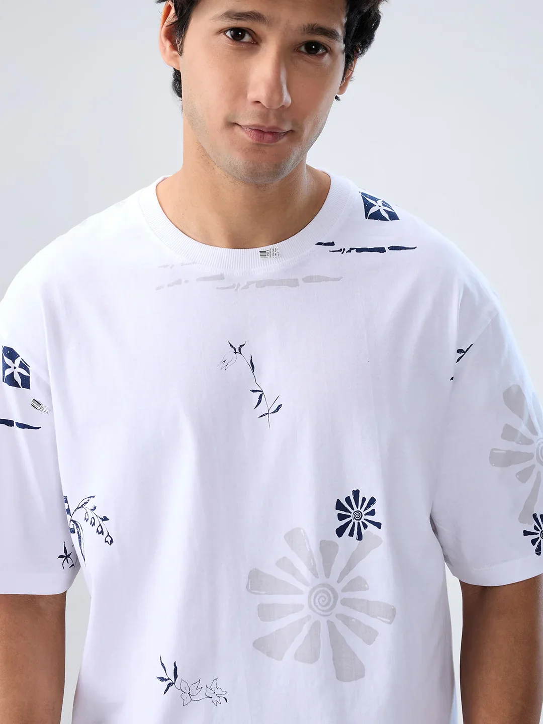 Men T-Shirt Print White Relaxed Fit - Image 4