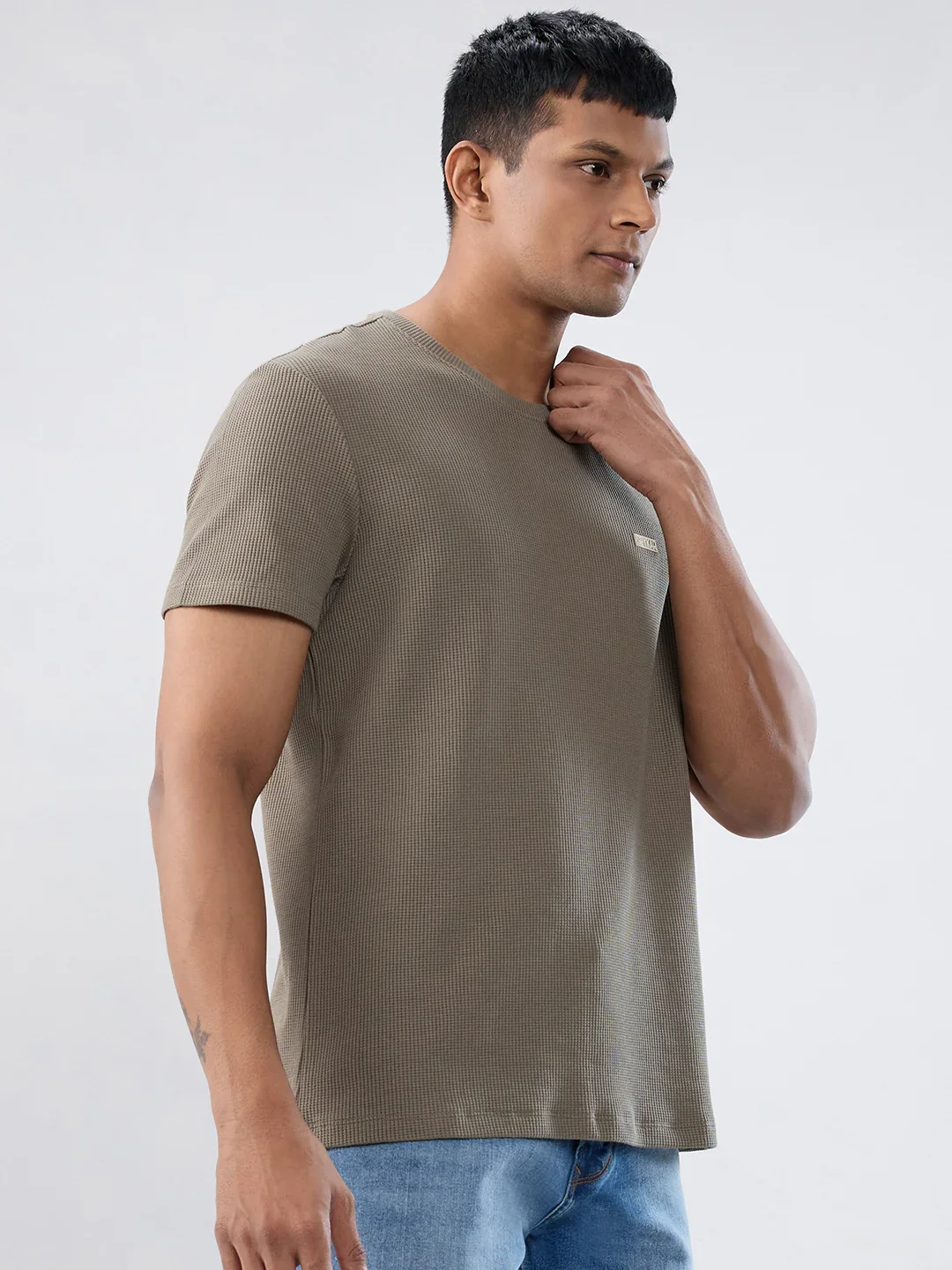 Men T-Shirt Textured Green Regular Fit - Image 3