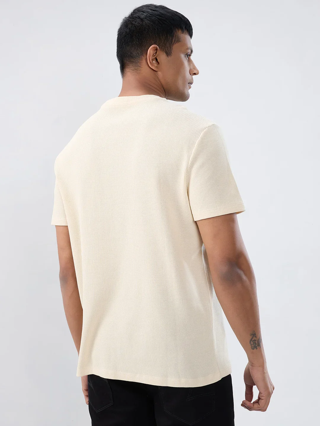 Men T-Shirt Textured Off White Regular Fit - Image 6