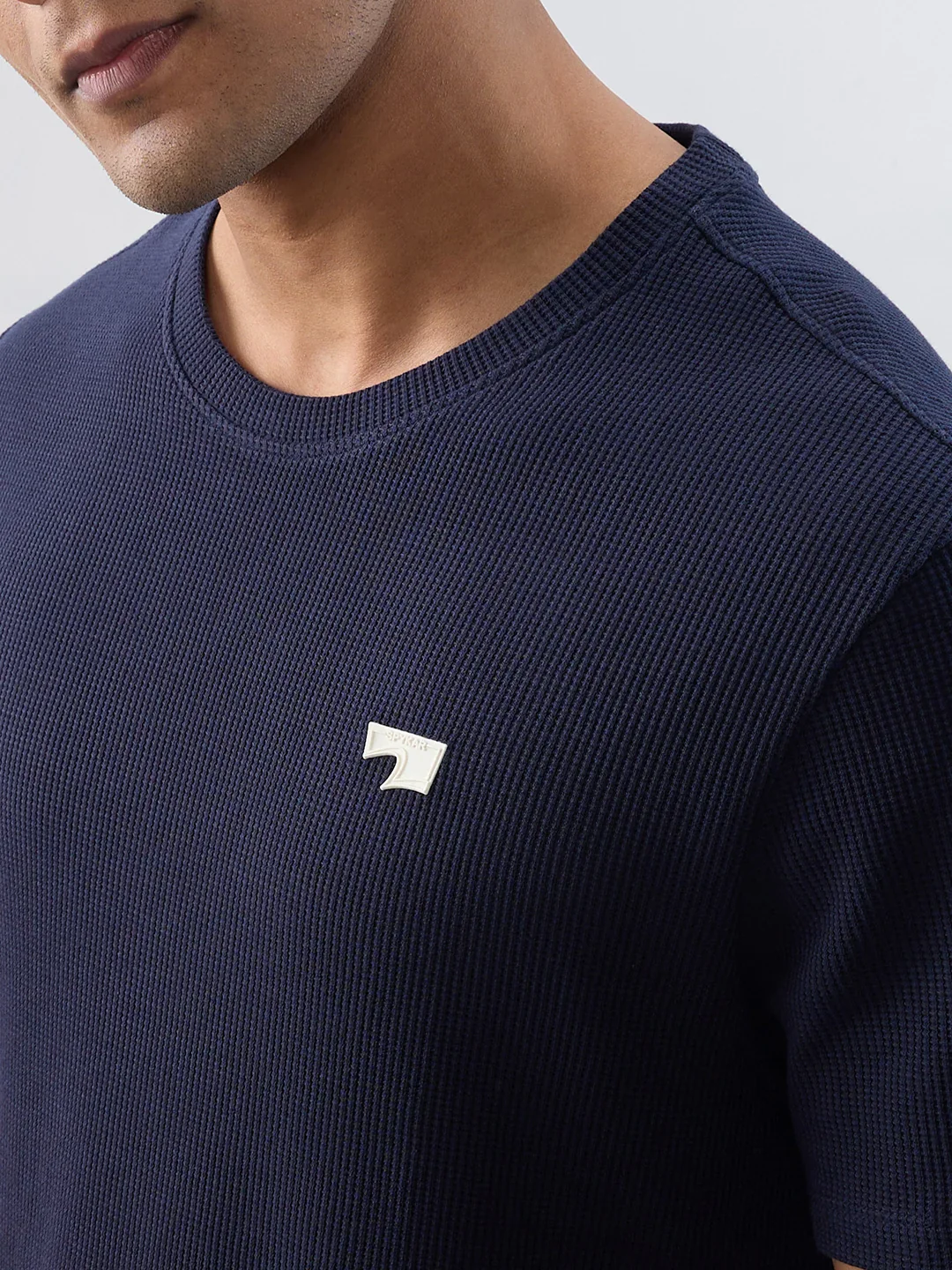 Men T-Shirt Textured Navy Blue Regular Fit - Image 4