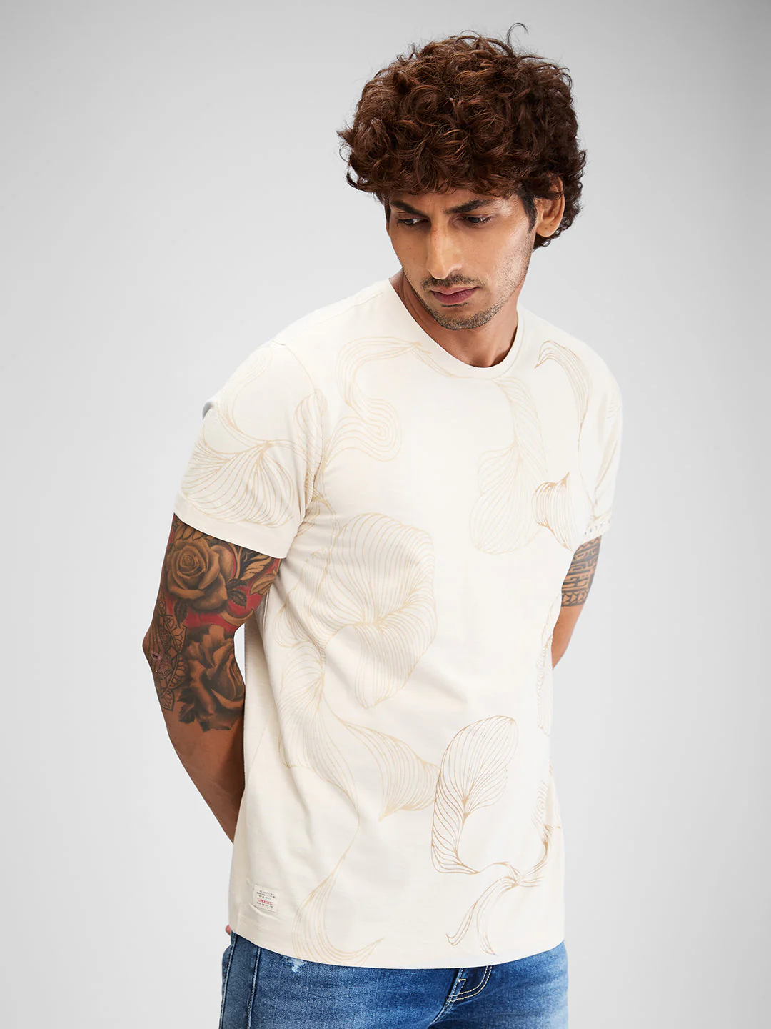 Men T-Shirt Solid White Slim Fit - Image 4