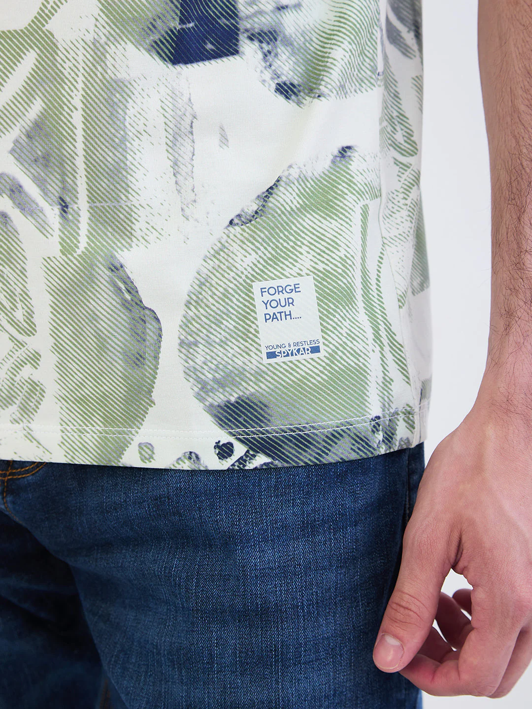 Men T-Shirt White Slim Fit - Image 8
