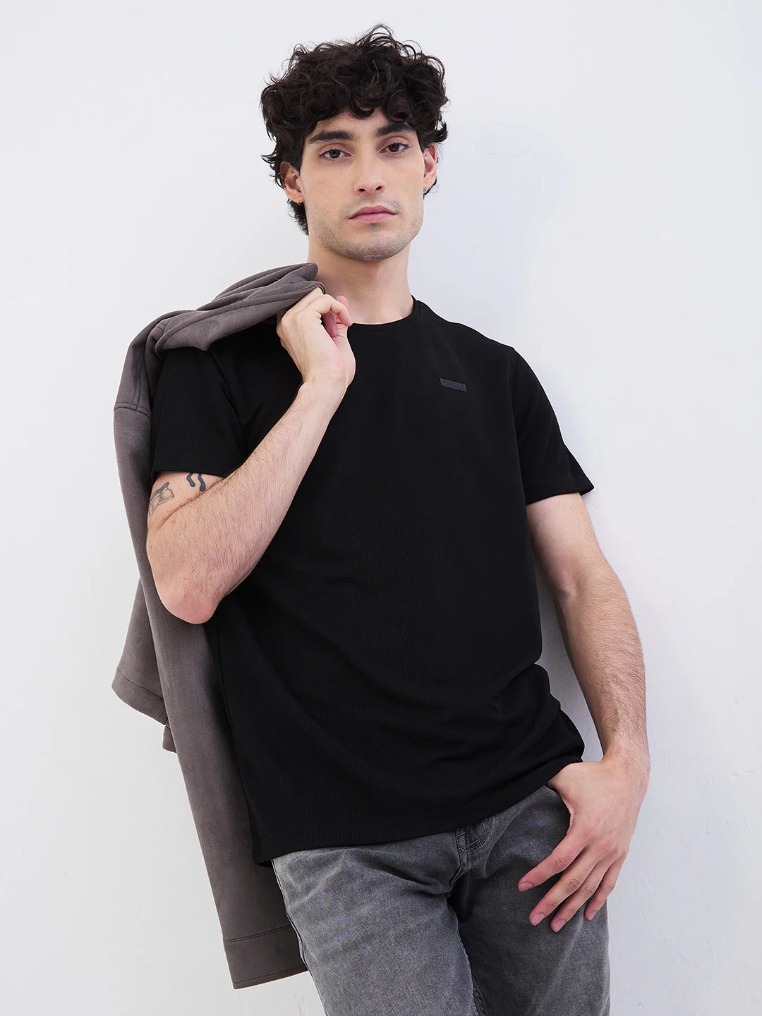 Men T-Shirt Black Slim Fit - Image 7