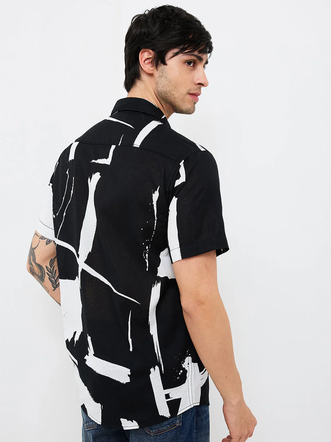Men Black Slim Fit Printed Half Sleeve Shirt - Image 4