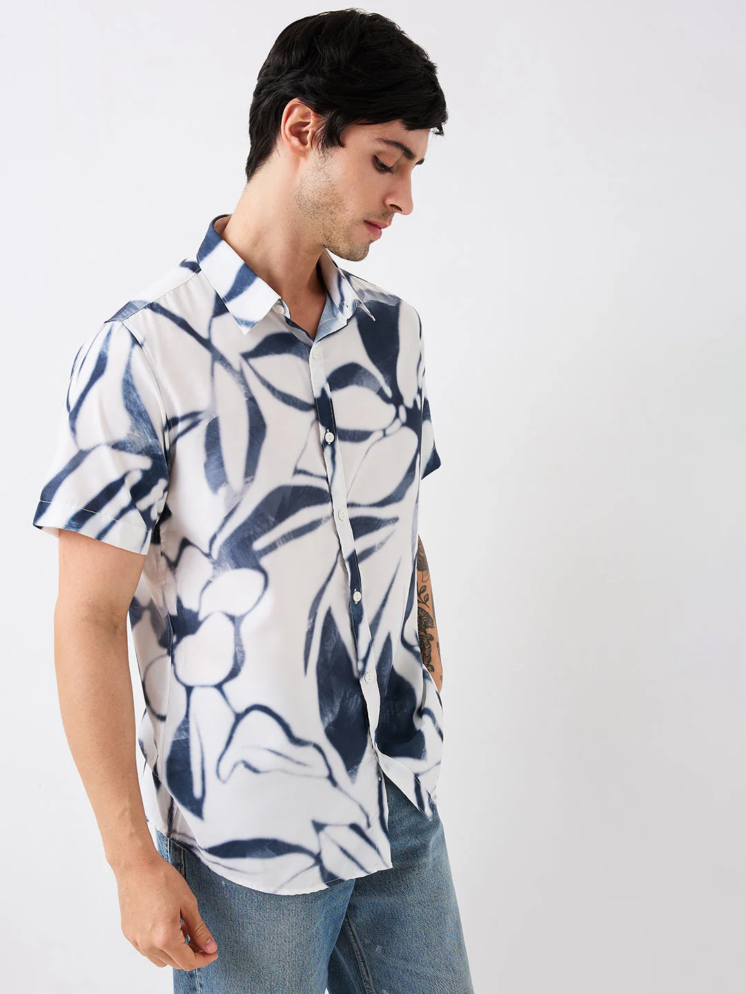 Men Shirt Print White Slim Fit - Image 3