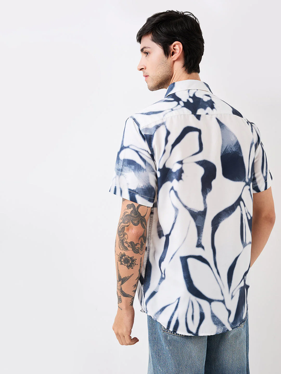 Men Shirt Print White Slim Fit - Image 5
