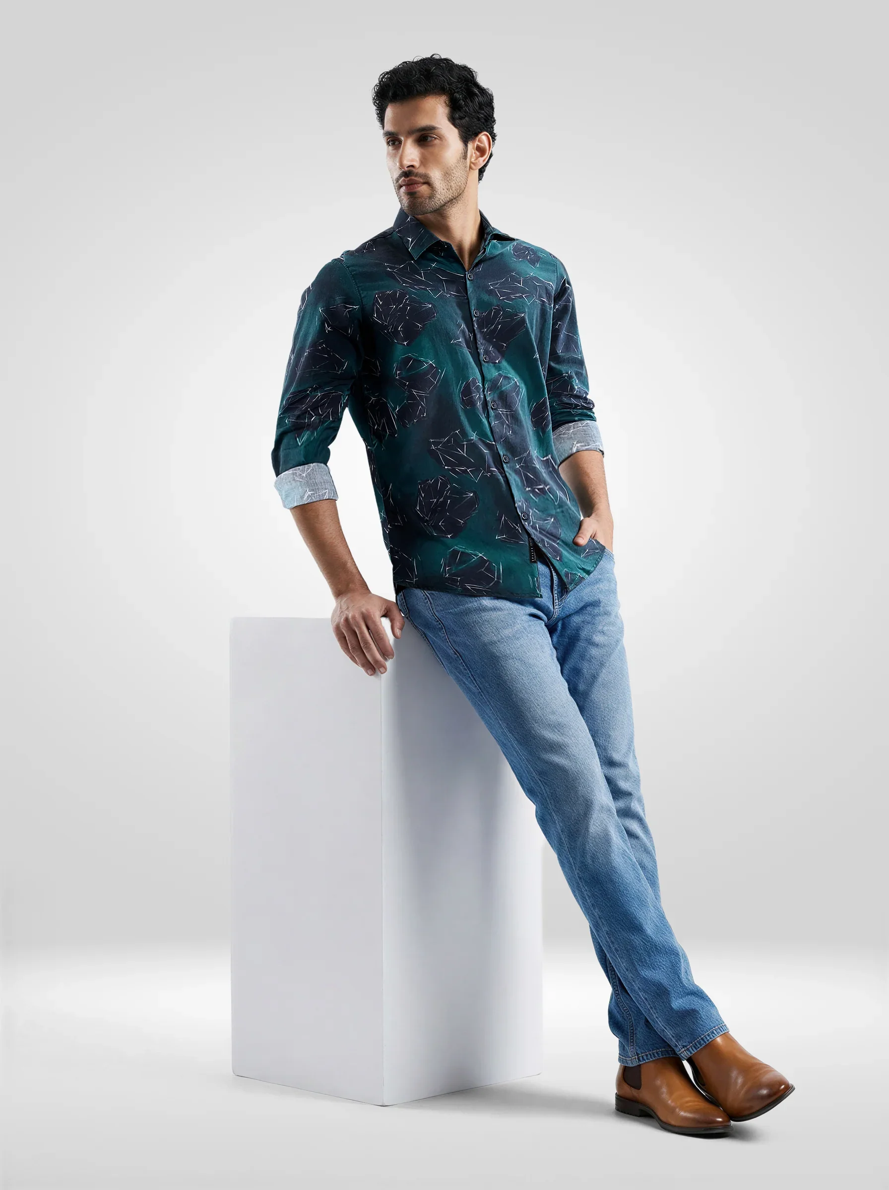 Men Shirt Print Green Regular Fit - Image 2