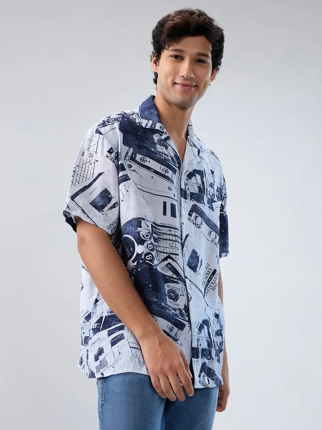 Men Shirt Print White Relaxed Fit - Image 3