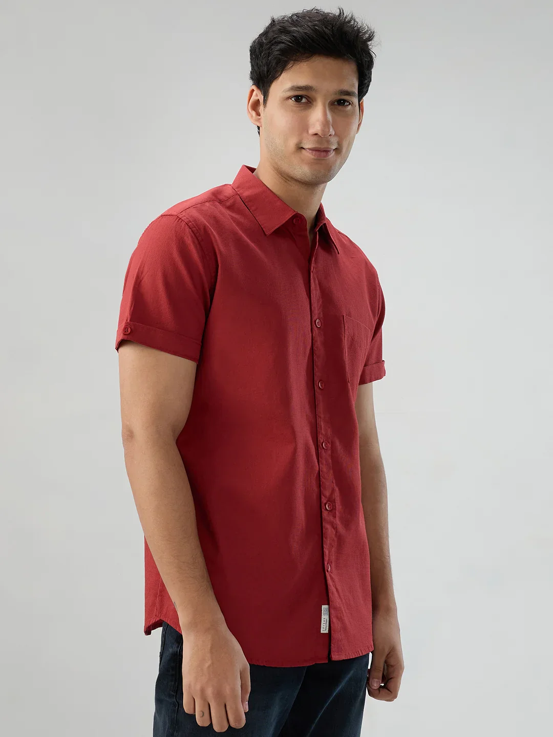 Men Shirt Solid Red Regular Fit - Image 3